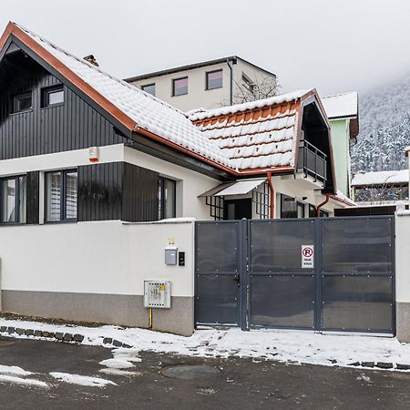 Sun Villas Accommodation Braşov Buitenkant foto