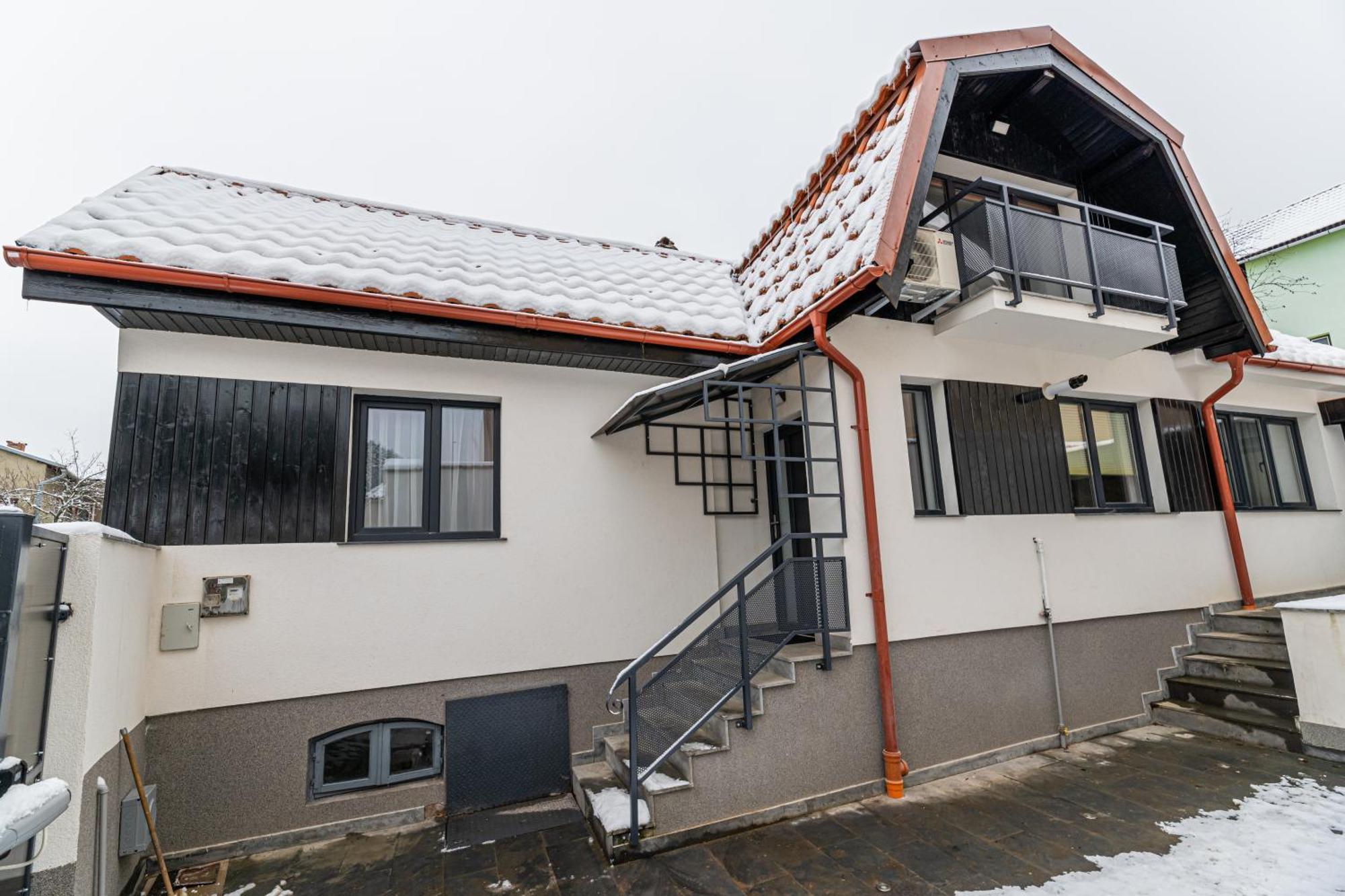 Sun Villas Accommodation Braşov Buitenkant foto