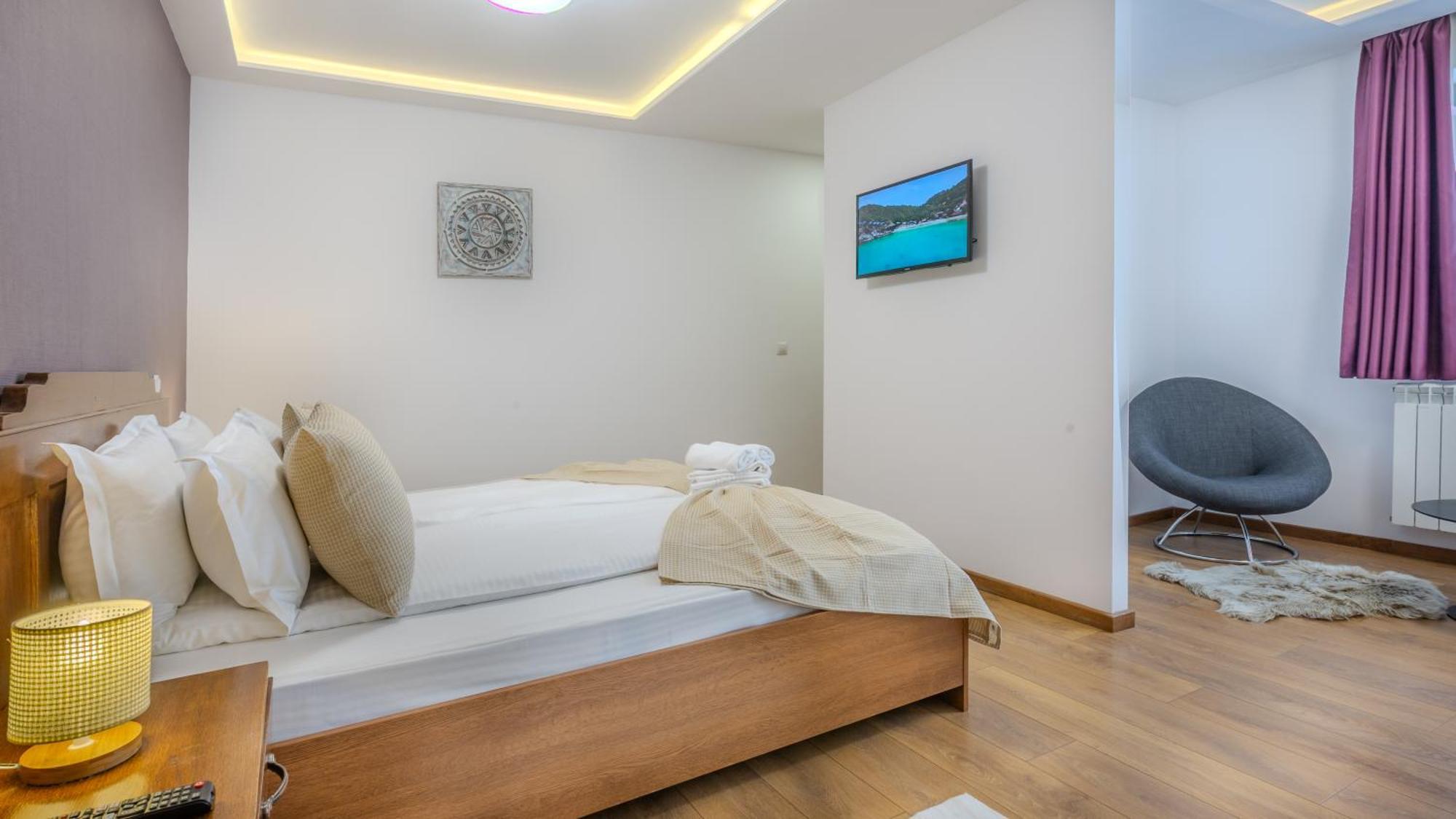 Sun Villas Accommodation Braşov Buitenkant foto